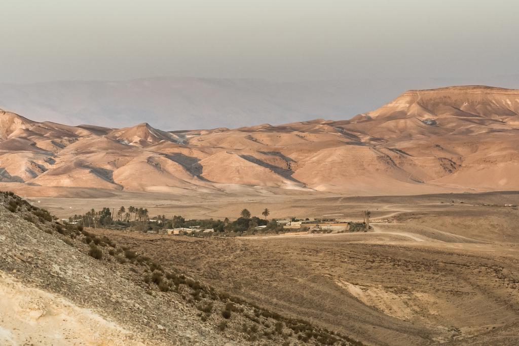 Kfar Hanokdim - Glamping & Camping Арад Экстерьер фото